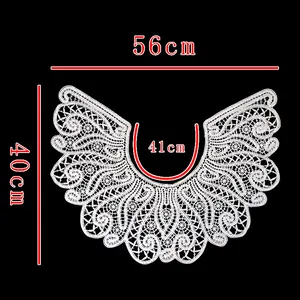 Detalle del cuello de encaje blanco Hanfu con marcas de tamaño de 56 cm y 40 cm.