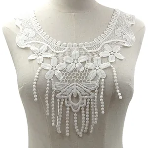 Exquisito cuello de encaje floral blanco soluble en agua con elegantes flecos de borlas para ropa