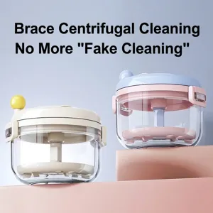 Portable centrifugal cleaning box for invisible braces and orthodontic retainers