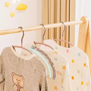 Non-slip seamless baby hangers with ergonomic arc design for children's clothes