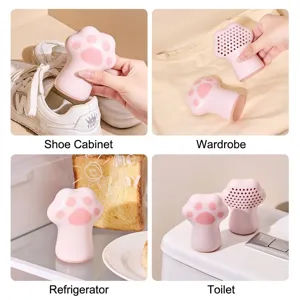 Draagbare roze deodorisator in de vorm van een kattenpoot voor schoenenkast en kledingkast