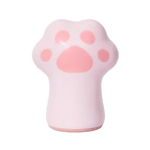 Schattige roze kattenpootvormige ontgeurder en luchtverfrisser voor kleine ruimtes.
