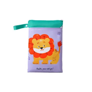 Bolsa de pañales impermeable portátil con león de dibujos para cochecito
