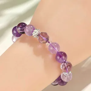 Elegante lavendel Braziliaanse amethist kralen armband met zilveren bloemaccenten dames