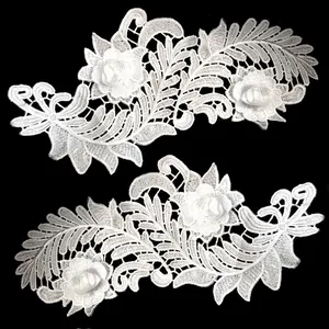Detailansicht symmetrischer weißer 3D-Blumen-Spitzenbesatz für DIY-Modedekorationen