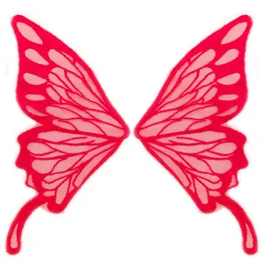 Makroansicht der filigranen roten Schmetterling-Spitzenstickerei auf weißem Netzhintergrund