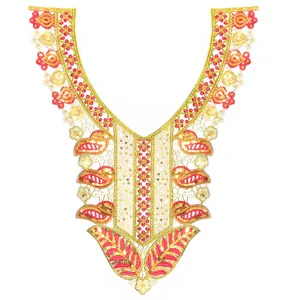 Détail rapproché d'un col en dentelle brodé or et rose avec des paillettes brillantes