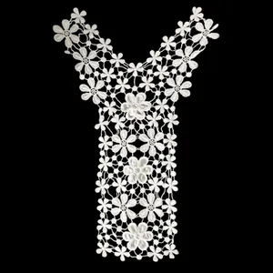 Primer plano de cuello bordado de encaje floral blanco de seda de leche para ropa