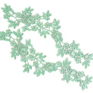 Paar mintgrüne bestickte Spitzen-Blumenapplikationen für DIY-Kleidung und Dekorationen