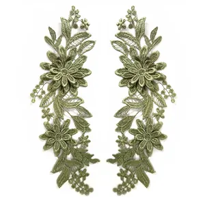 Toppe floreali ricamate in pizzo verde salvia simmetriche con design traforato