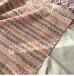 Écharpe à franges à carreaux rose confortable pour femmes, cachemire synthétique chaud.