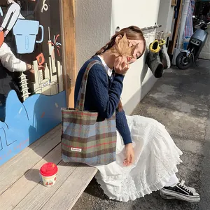 Retro woolen plaid tote bag for women, vintage casual large capacity shoulder bag autumn winter.