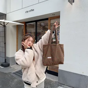Vintage plaid woolen tote bag for women, large capacity shoulder bag with stylish pattern.