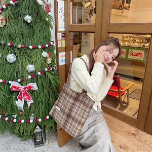 Retro plaid wool tote bag for women, large capacity autumn winter stylish shoulder bag.