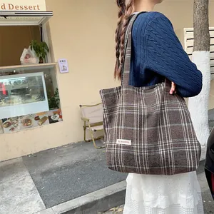 Retro plaid tote bag for women, large capacity wool fabric shoulder bag for autumn winter.