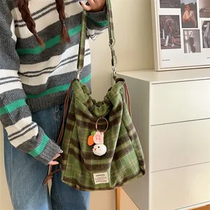 Sac a bandouliere a carreaux en laine style coreen cordon de serrage grande capacite femme