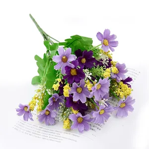 Dettaglio bouquet di margherite viola artificiali, 28 teste decorazione floreale finta per casa.