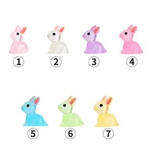 Piccole figurine di coniglio in resina luminose miniature di animali decoro fai da te 7pz
