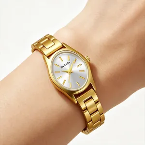 Montre élégante pour femme en acier inoxydable doré avec cadran argenté ovale