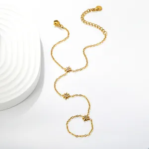 Bracelet de doigt en acier inoxydable doré avec étoiles à huit branches et diamants