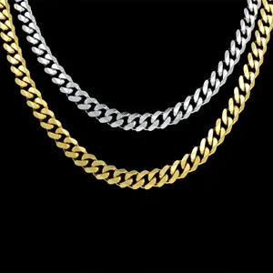 Detailopname van 7 mm gouden en zilveren roestvrijstalen Cubaanse schakelkettingen