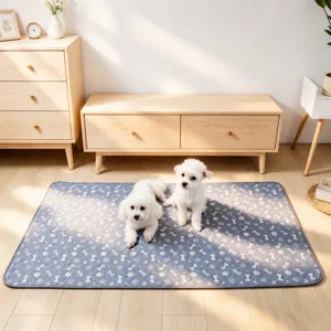 Tapis d'urine lavable et imperméable pour animaux avec motif d'os dans un cadre chaleureux