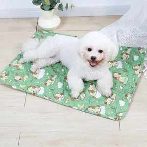 Alfombrilla de entrenamiento impermeable y lavable para mascotas con dibujos de perros