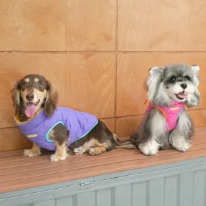 Gilet trapuntato in pile per cani piccoli con design reversibile in viola e rosa