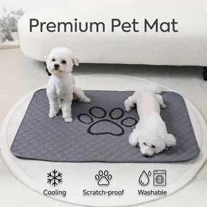 Alfombrilla para Mascotas Impermeable Reutilizable para Perros Gatos Lavable a Máquina Absorbente Antideslizante Huella de Pata Entrenamiento de Cachorros