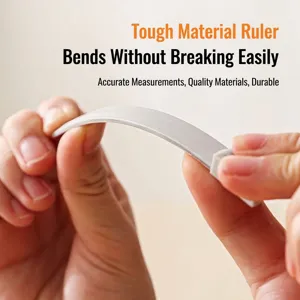 Cúter multifuncional duradero con una regla gris flexible que muestra tenacidad