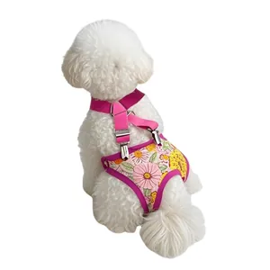 Culotte physiologique réglable à fleurs roses pour chien avec bretelles de maintien