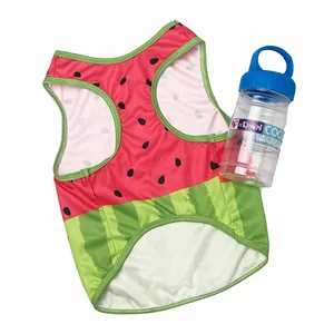 Chaleco refrescante para perros con diseño de sandía y botella de agua a juego