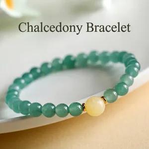 Eleganz-Armband aus blauem Chalcedon mit gelbem Mondstein und goldenen Akzenten