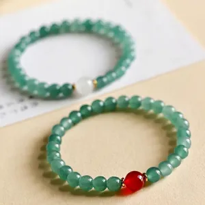 Grünes Chalcedon-Perlenarmband im neuen chinesischen Stil mit einer roten Achatperle