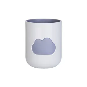 Gobelet à dents nordique minimaliste blanc avec un motif de nuage violet clair