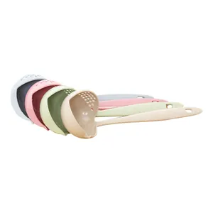 Mestolo 2-in-1 in paglia di grano con colino integrato, utensili da cucina multicolore