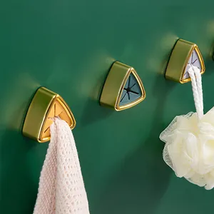 Toallero Triangular de Lujo Ligero Autoadhesivo Sin Perforaciones Gancho de Almacenamiento de Pared Clip para Trapo Cocina Baño Organización