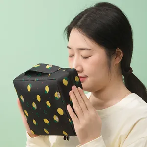Borsa per trucchi in tessuto Oxford impermeabile con motivo a limoni tenuta da modella