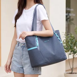 Leichte Reisetasche mit großem Fassungsvermögen in Grau und Cyan für Sport und Wochenenden