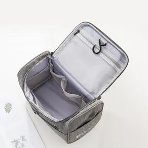 Große graue Kulturtasche zum Aufhängen mit Haken und mehreren Netzfächern für Reisen