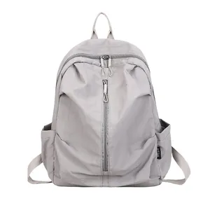 Sac à dos de voyage en nylon imperméable gris clair de grande capacité pour la randonnée
