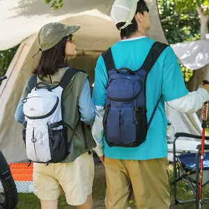 Mochila de senderismo al aire libre impermeable y ligera para camping y ciclismo.