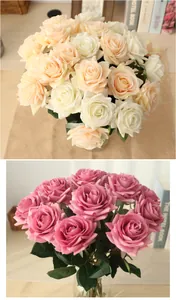 Vue détaillée de roses artificielles crème et roses pour la décoration de la maison