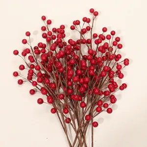 Tiges de Baies Rouges Artificielles Fausses Baies de Houx Baies Rouges en Plastique pour Noël Nouvel An Décoration de la Maison Mariage Fête