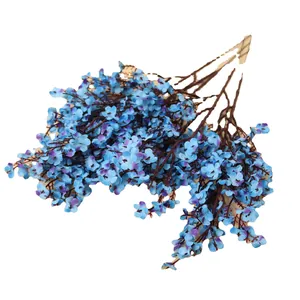 Ramo de flores de gipsófila artificial azul vibrante para una decoración elegante