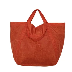 Große orangefarbene Nylon-Tragtasche mit Knitteroptik, geräumige Damen-Schultertasche