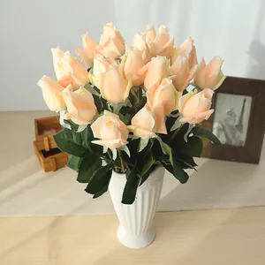 Kunstmatige rozen bos voor huisdecoratie, hoge simulatie neprozen bloemen in vaas voor bruiloft feest