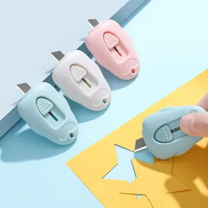 Mini Taglierino in Stile Cartone Animato Giapponese ABS Acciaio Inossidabile Portatile Retrattile Apripacchi per Studenti Ufficio