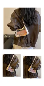 Détail montrant le sac à bandoulière sous les bras en gelée de couleur bonbon en PVC
