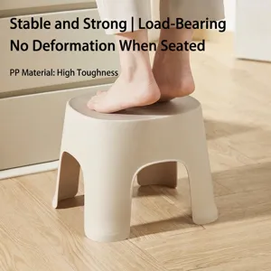 Sgabello in plastica PP minimalista e resistente per la casa in beige, alta portata